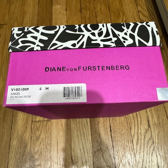 DVF Angel Laser Cut Open Toe Booties Size 6 in Purple Suede - Picture 4 of 7